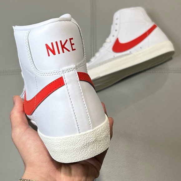 NEW NIKE BLAZER MID RED - Picture 3 of 3